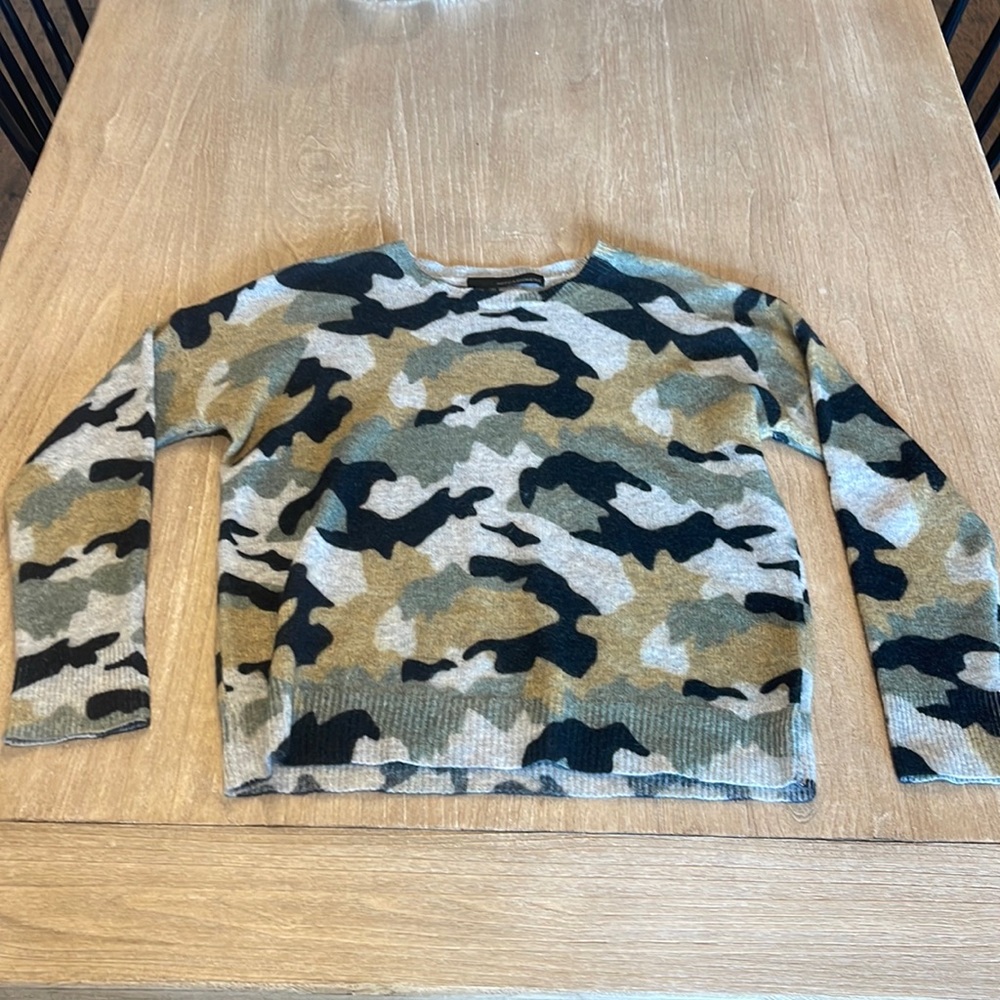 360 Cashmere Camo Sweater Camouflage Super Soft size XS